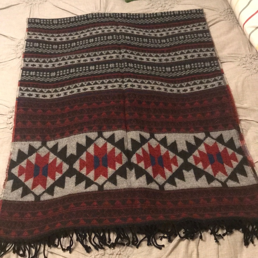 Huge scarf. Never worn. Excellent condition